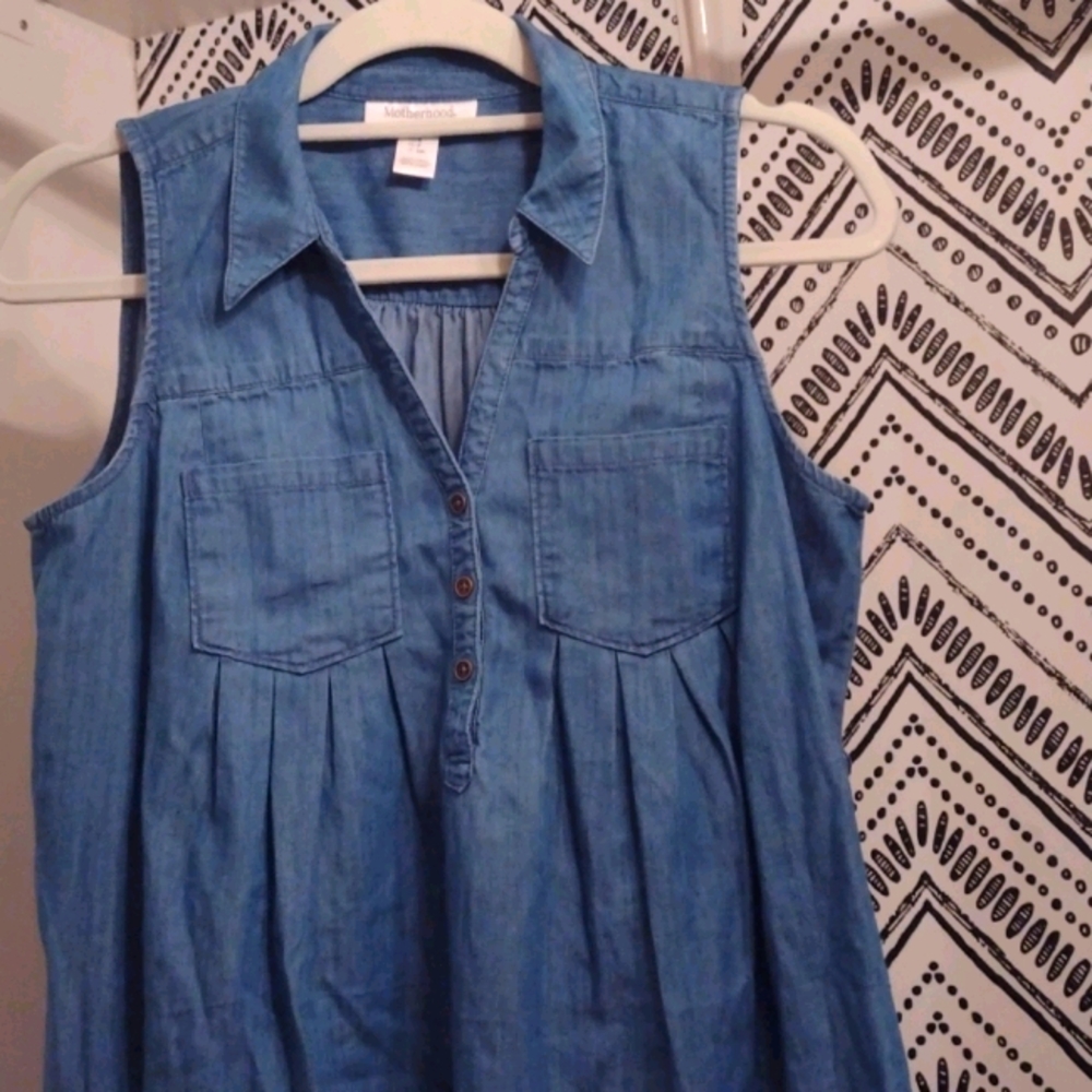 Motherhood maternity sleeveless top. Small.